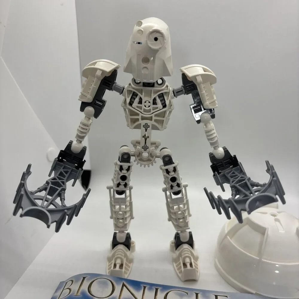 LEGO BIONICLE: Nuju (8606) Complete With Instructions In Canister